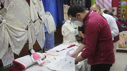 Hayat Boyu Öğrenme haftası sergisi açıldı