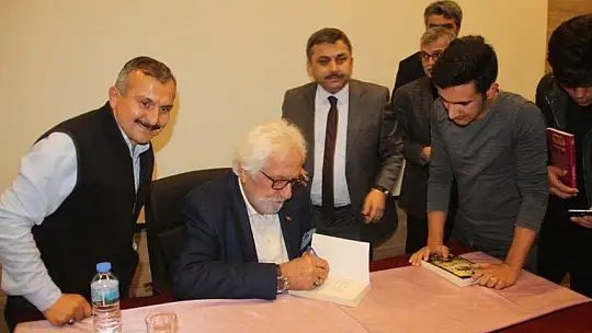 Mehmet Akif Ersoy konulu konferans verildi