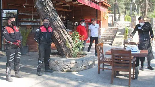 Fethiye'de Polis Ekiplerine Sürpriz Kutlama 