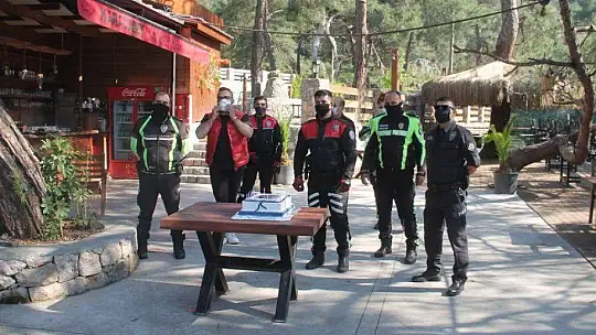 Fethiye'de Polis Ekiplerine Sürpriz Kutlama 