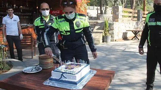 Fethiye'de Polis Ekiplerine Sürpriz Kutlama 