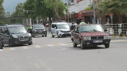 Fethiye'de Polisten Barkodlu Denetim