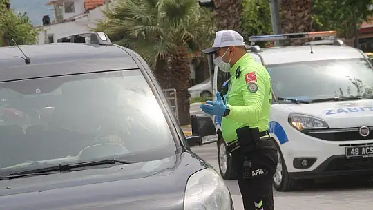 Fethiye'de Polisten Barkodlu Denetim