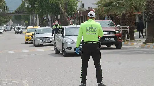 Fethiye'de Polisten Barkodlu Denetim