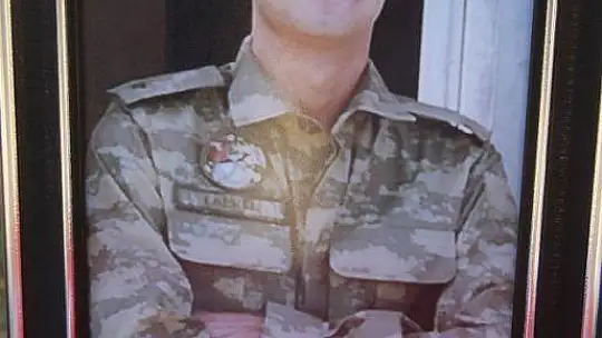 TEZKERE GÜNÜNDE TOPRAĞA VERİLDİ