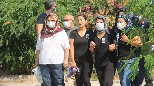 TEZKERE GÜNÜNDE TOPRAĞA VERİLDİ