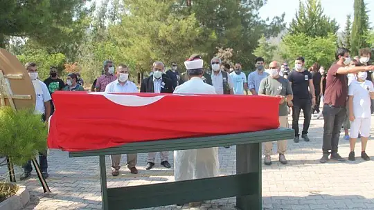 TEZKERE GÜNÜNDE TOPRAĞA VERİLDİ