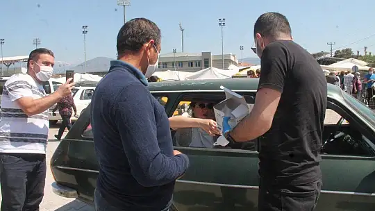 Karakartallar 300 Maske Dağıttı