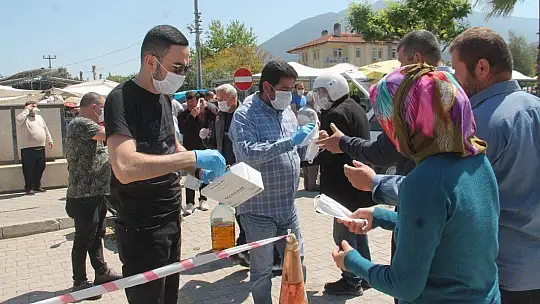 Karakartallar 300 Maske Dağıttı