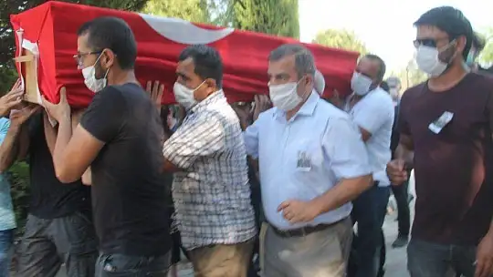 TEZKERE GÜNÜNDE TOPRAĞA VERİLDİ