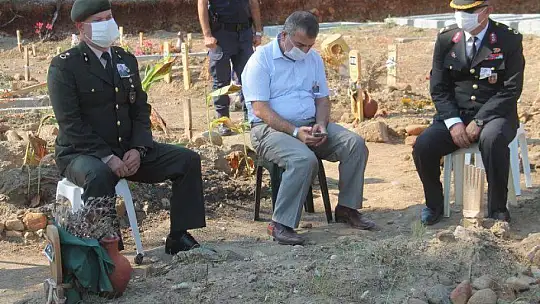 TEZKERE GÜNÜNDE TOPRAĞA VERİLDİ