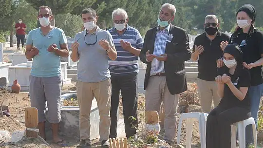 TEZKERE GÜNÜNDE TOPRAĞA VERİLDİ