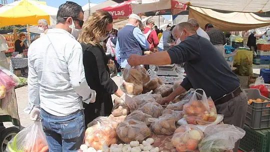 Yasak, Vatandaşları Pazara Döktü