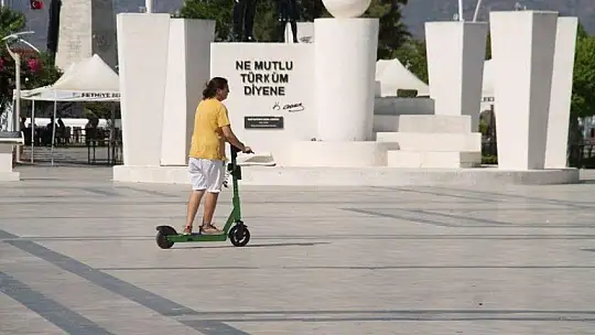 Martı Scooter Fethiye sokaklarında