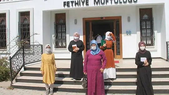 HAFIZLAR SINAVDA TER DÖKTÜ