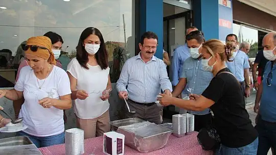 AK Parti Fethiye İlçe Teşkilatından aşure etkinliği