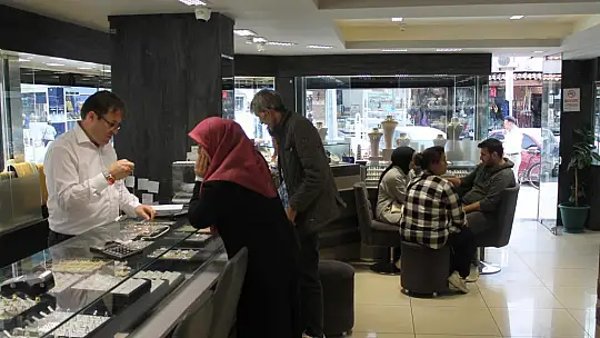 Altının Gözü Seçimlerde  