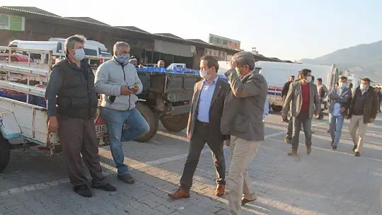 Başkan Öztürk üreticilerin ve komisyoncuların nabzını tuttu 