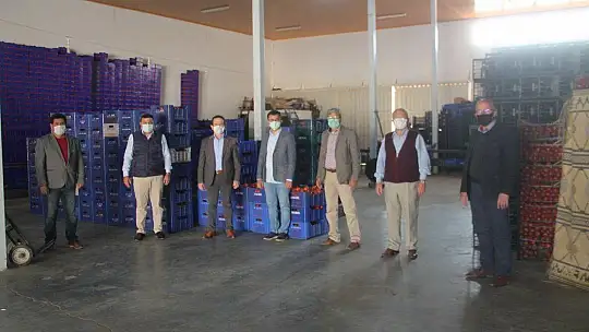 Başkan Öztürk üreticilerin ve komisyoncuların nabzını tuttu 