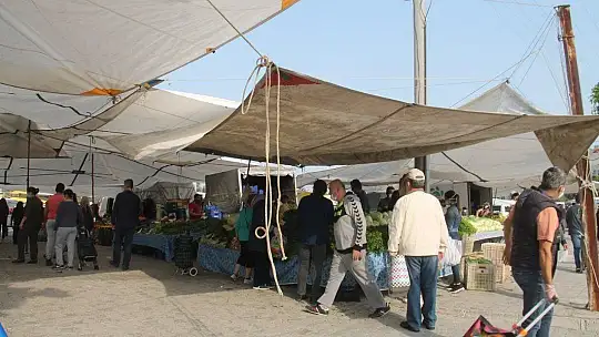 Salı Pazarı'nda Ramazan öncesi yoğunluk 