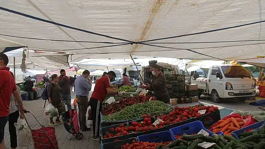 Salı Pazarı'nda Ramazan öncesi yoğunluk 