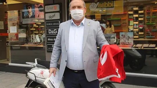 Büyükşehir Belediyesi 3 Bin Adet Türk Bayrağı Dağıttı 