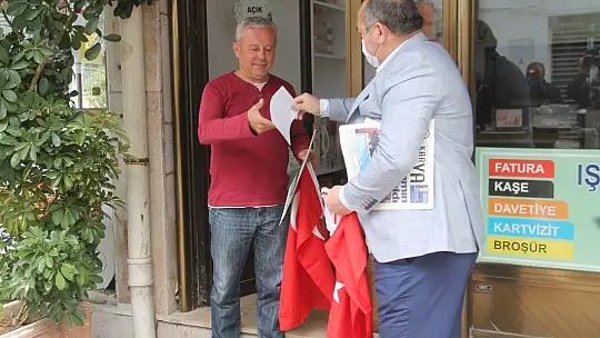 Büyükşehir Belediyesi 3 Bin Adet Türk Bayrağı Dağıttı 