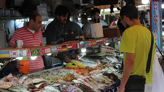 Balık fiyatları cep yakıyor