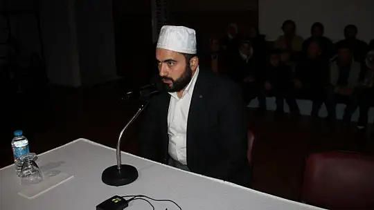 Hayati İnanç'a olan ilgi salona sığmadı