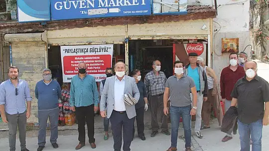 CHP İlçe Örgütü veresiye defterlerini satın aldı 