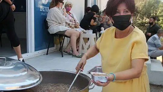 Deva Partisinden aşure etkinliği