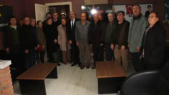 İlçe Başkanı Ve 30 Kişilik Yönetim Kurulu Görevinden İstifa Etti