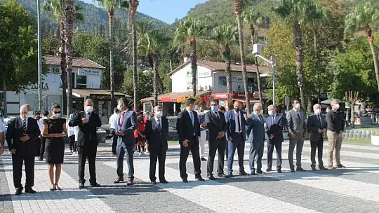 2021-2022 yılı ilköğretim haftası çelenk sunma töreni gerçekleştirildi