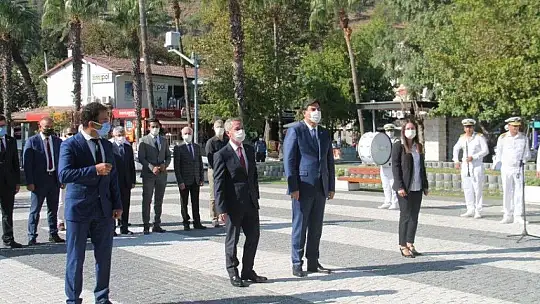 2021-2022 yılı ilköğretim haftası çelenk sunma töreni gerçekleştirildi