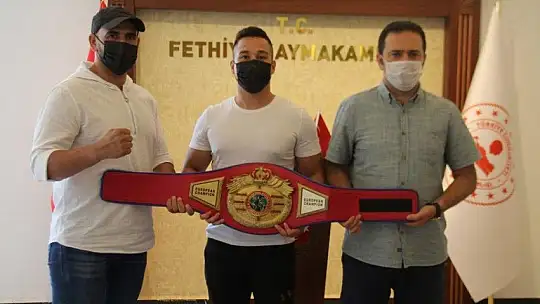 Şampiyon Boksör Alcu'dan, Kaymakam Fırat'a ziyaret