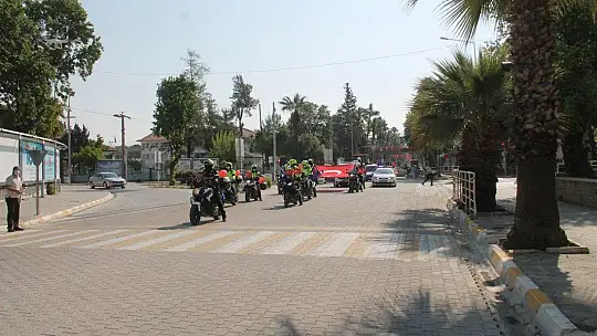 Emniyet ekiplerinden renkli kutlama 