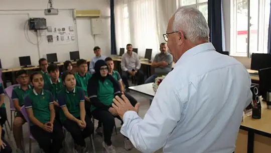 TAB Başkanı Şahin, öğrencilere 'Arıların önemi ve ürünlerini' anlattı