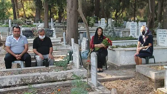 Türk Kadınlar Birliğinden kabir ziyaretleri