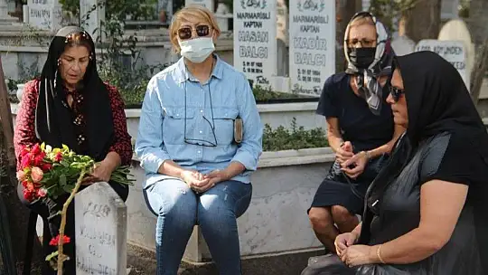 Türk Kadınlar Birliğinden kabir ziyaretleri