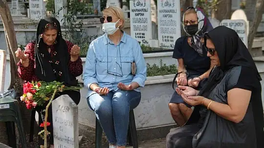 Türk Kadınlar Birliğinden kabir ziyaretleri