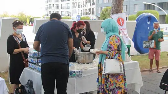 Zeynep Tuncel anısına pilav ikramında bulundular