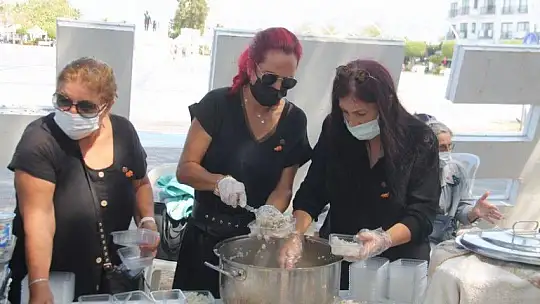 Zeynep Tuncel anısına pilav ikramında bulundular