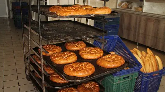 Ramazan pidesi tezgahlardaki yerini aldı 