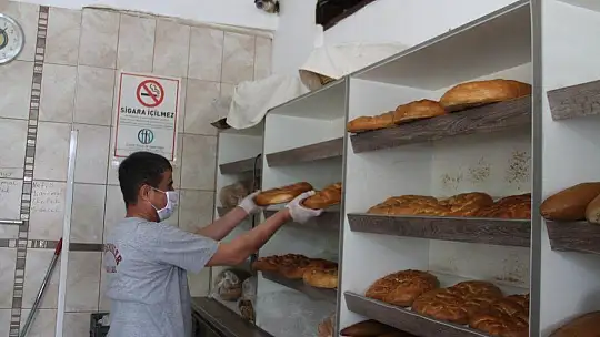 Ramazan pidesi tezgahlardaki yerini aldı 