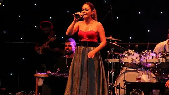 Barbunn Bistro'da Derya Bedavacı Rüzgarı Esti