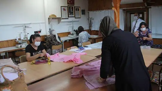 PANDEMİYE RAĞMEN KURSLAR DEVAM EDİYOR