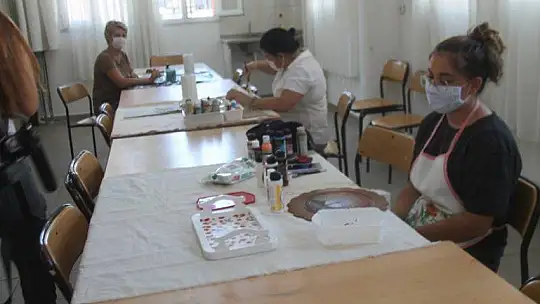 PANDEMİYE RAĞMEN KURSLAR DEVAM EDİYOR