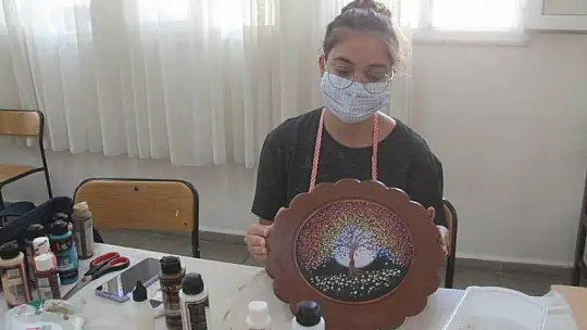 PANDEMİYE RAĞMEN KURSLAR DEVAM EDİYOR