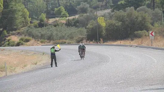 ZORLU PARKURDA PEDAL ÇEVİRDİLER