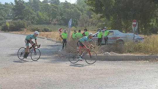 ZORLU PARKURDA PEDAL ÇEVİRDİLER